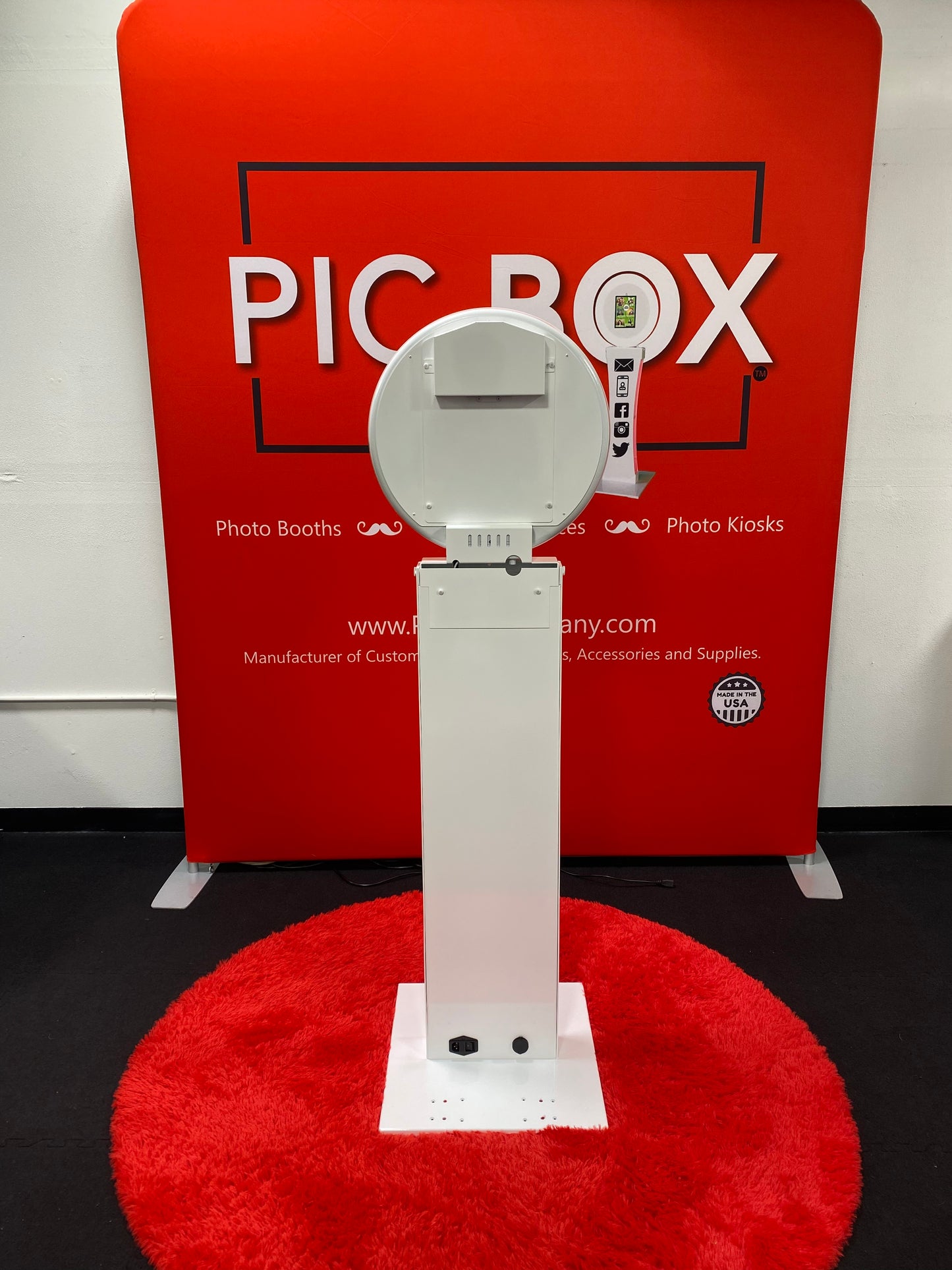 Cozzi Photo Booth - PicBox Company