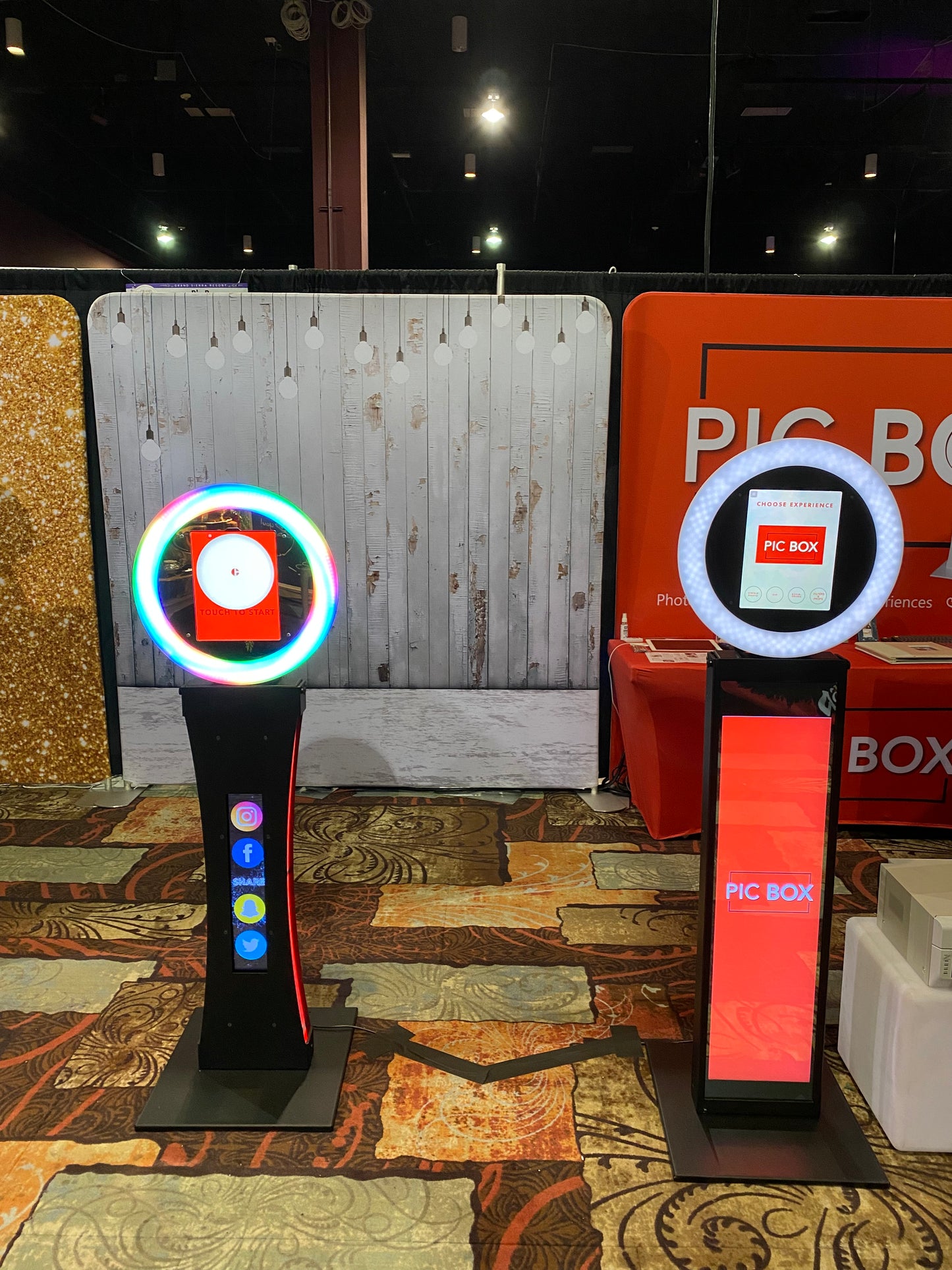 PicBox Reflection - PicBox Company